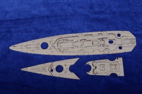 1/700 BISMARCK Wooden Deck (Trumpeter)