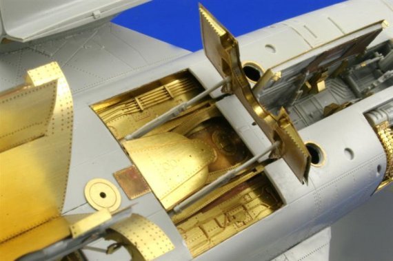 Eduard F-100D Super Sabre air brake