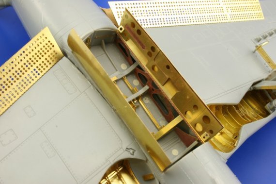 SB2C-4 Helldiver bomb bay  (REV/ACC)