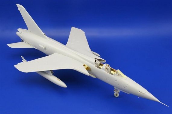 F-105G Thunderchief exterior  (REV/MON)