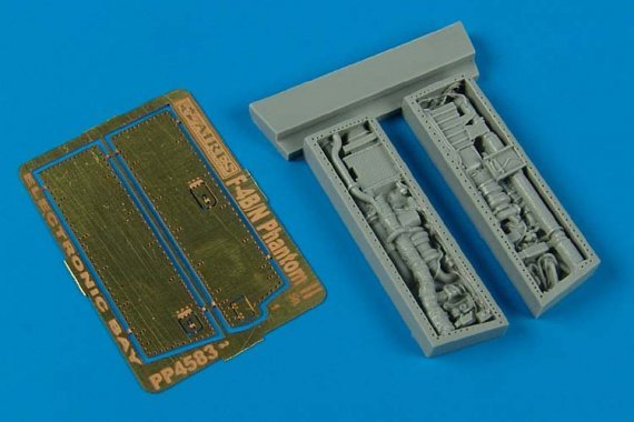 1/48 F-4B Phantom II electronic bay (ACAD)