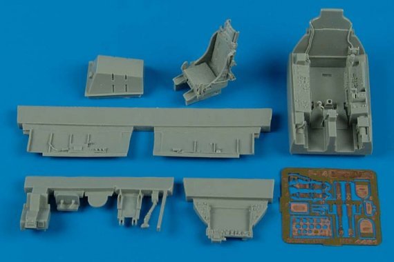 1/48 F-84F Thunderstreak cockpit set (KINETIC)