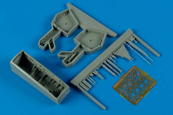 1/48 F3H-2 Demon wheel bay (HOBBYB)
