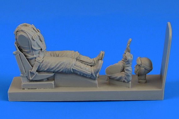 1/32 German Luftwaffe Pilot with seat for Fw 190