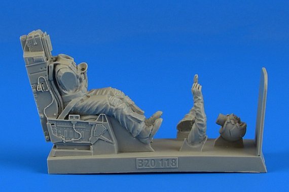 1/32 USAF Fighter Pilot with ejection seat for F-16