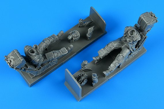 1/32 US Navy & Marines Pilot & Operator with ejection seat