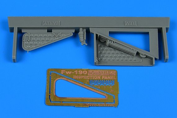 1/32 Fw 190 inspection panel early