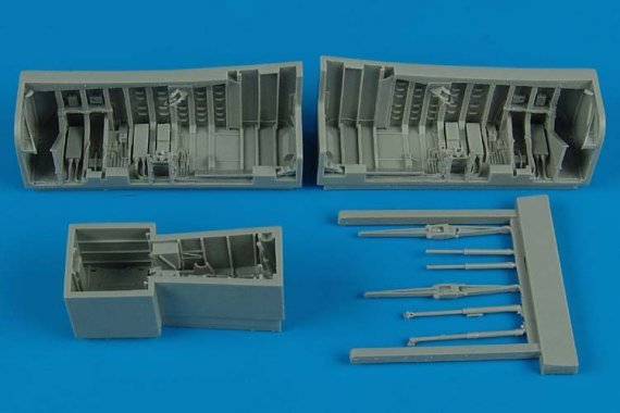 1/48 Panavia Tornado wheel bay HOBBY BOSS