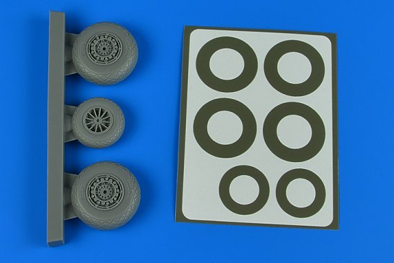 1/48 B-26K Invader early wheels Diamond pattern & paint masks