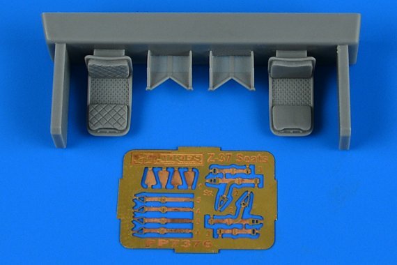 1/72 Z-37 Cmelak seat