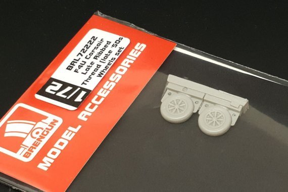1/72 F4U Corsair Late Ribbed Thread wheels
