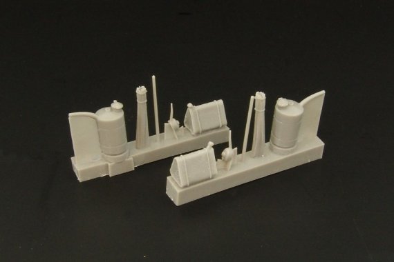 1/48 Oilcans, tins and accessories