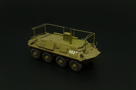 1/144 BTR-60 PU Soviet armored vehicle