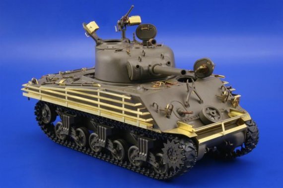M-4A3 Sherman sandbag hull protection
