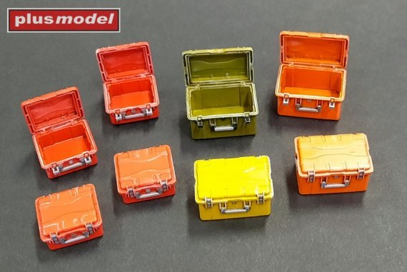 1/35 Tool boxes low