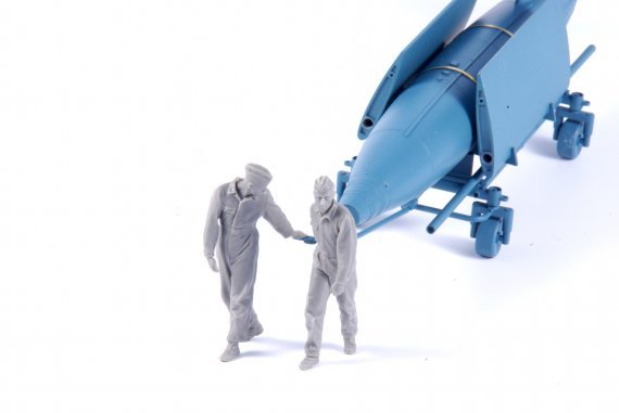 1/32 Luftwaffe Ground Crew Pulling posture