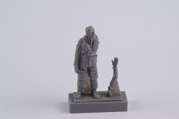 1/48 AJ-37/JA-37 Viggen Pilot & Ladder