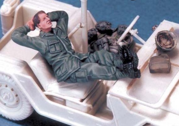 US Soldier at rest 1 (Vietnam)  1/35