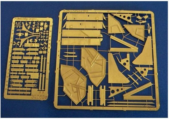 1/32 MiG-17 wheel bay cover (TRUMP)