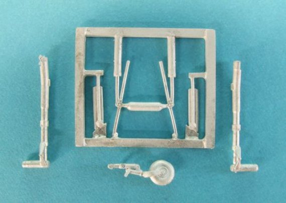 1/48 Sukhoi Su-2 Soviet Light Bomber Landing Gear (designed to b