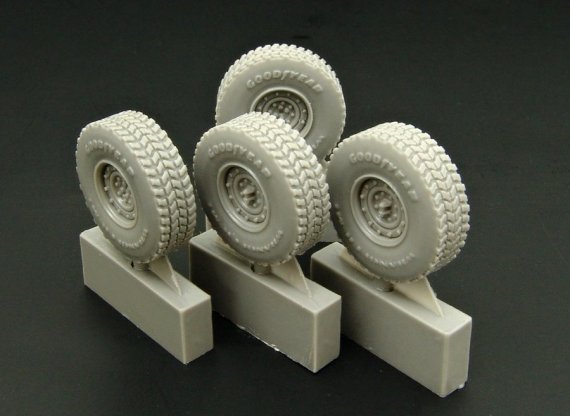 1/48 HMMWVE (Hummer) aggressive pattern wheels