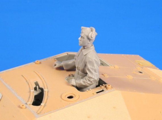 1/35 German Hetzer Rad.Operator/Gunner 1945