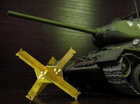 1/48 Czech hedgehog Kits contain an photoetched and resin parts