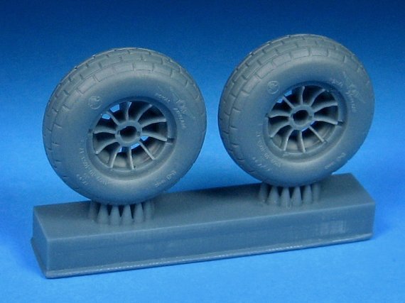 1/48 North-American P-51D Mustang Block Tread Mainwheels