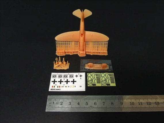 1/144 Reggiane Re.2005 with etched parts and decals