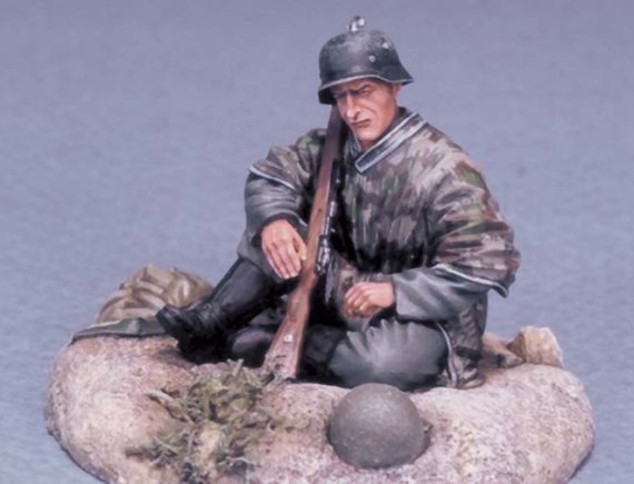 German Inf at rest (WWII)  1/35