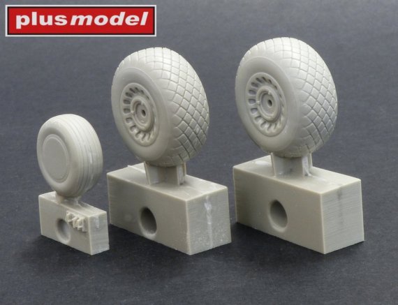 1/48 B-26 Marauder wheels early diamond tread