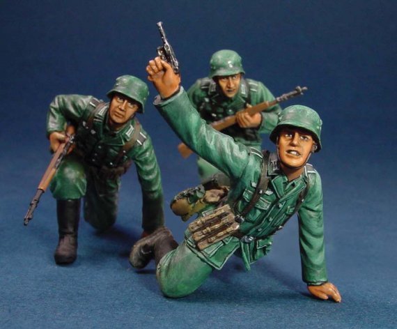 DASH AT THE ENEMY  1/35