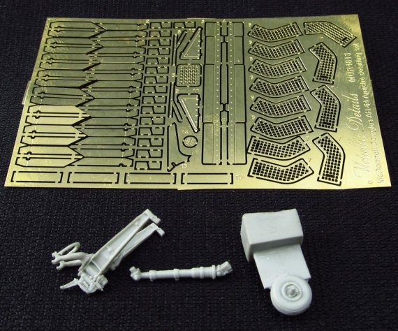 1/48 Boeing/Hughes AH-64 Apache LongBow tail support