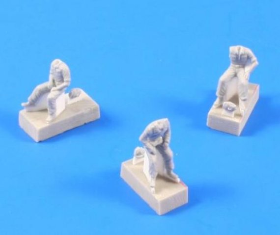 1/72 German Panzer Crew sitting (3 fig.)