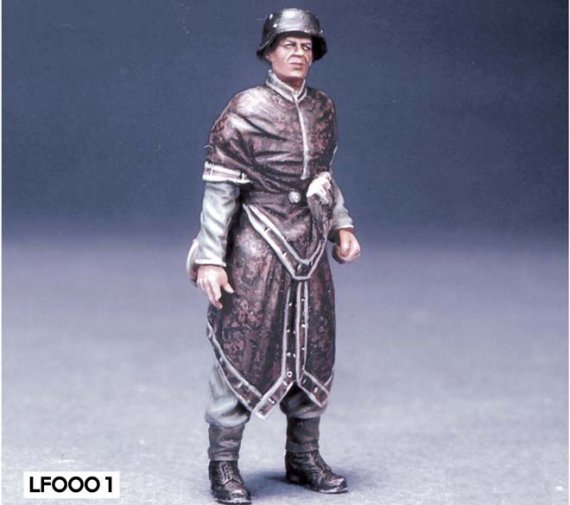 German Inf Poncho Clad (WWII)  1/35