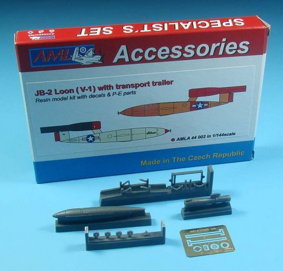 1/144 JB-2 Loon with transport trailer