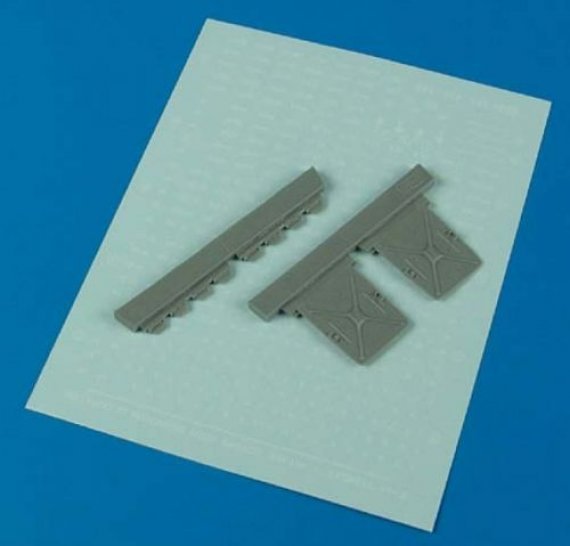 1/48 F-14 Tomcat air intake covers (HOBBYB)