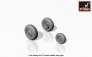 1/144 Sukhoj Su-27 Flanker wheels, early type hubs