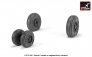 1/32 Grumman F-14D Tomcat early type wheels with weighted tires image 3