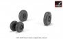 1/48 Grumman F-14A/F-14B Tomcat early type wheels weighted tires image 3