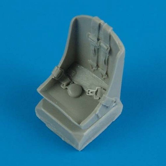 1/48 P-47D/M/N Thunderbolt seat with safety belts