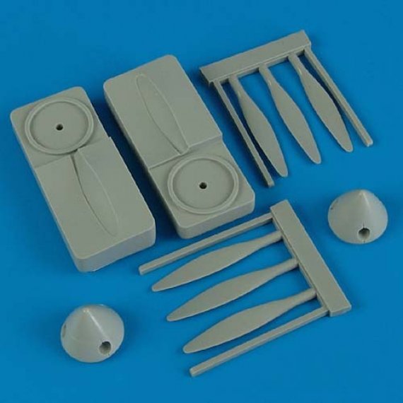 1/48 P-38 Lightning propeller w/tool (HAS)