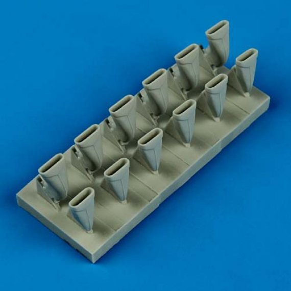 1/32 Spitfire Mk.VIII exhaust  fishtail (TAM)