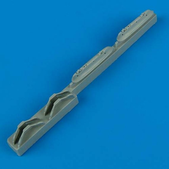 1/32 P-51D Mustang pylons (TRUMPETER)