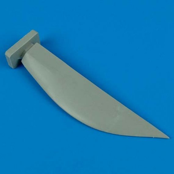 1/32 F-105 Thunderchief correct ventral fin (TRUMPETER)