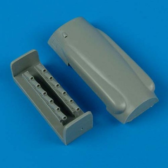 1/48 Spitfire Mk. XIV cowling and exhaust  round (ACADEMY)