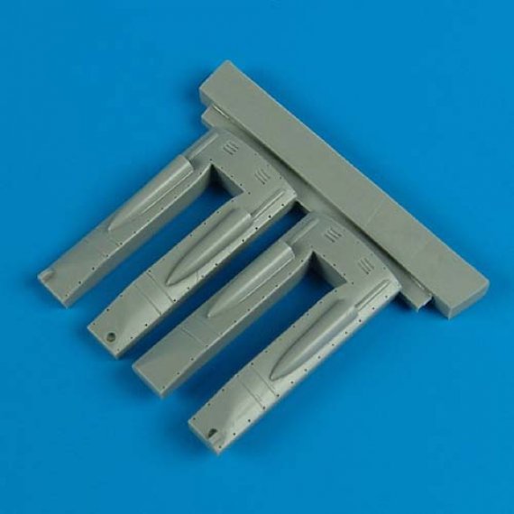 1/48 P-38 Lightning turbo-supercharger cover (HASEGAWA)