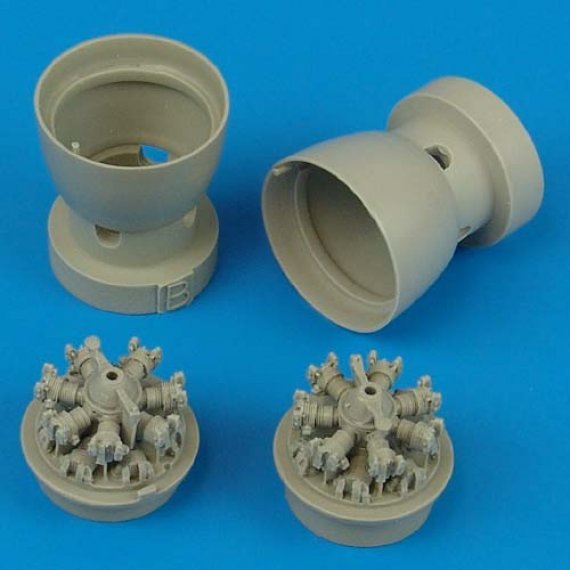 B-25B Mitchell engines and cowlings