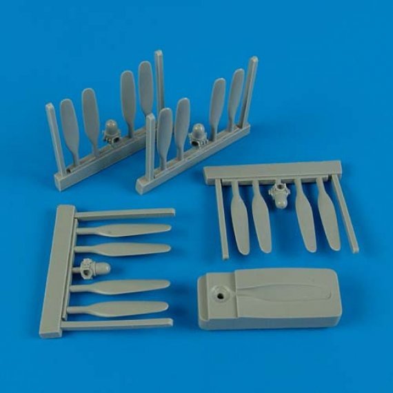 1/72 B-24 Liberator propeller with tool (ACADEMY)