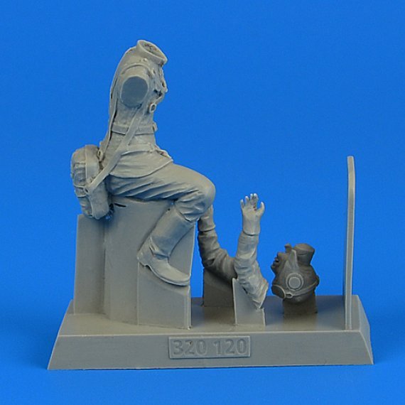 1/32 Russian WWII Pilot figurine